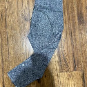 Lululemon - Gray Speckled Capri Tights